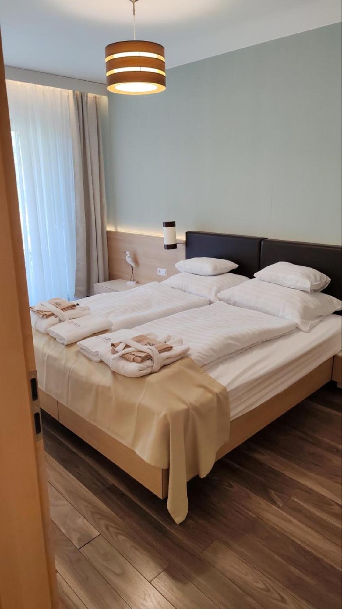 Wellness Apartments In แวแลนแซ ภายนอก รูปภาพ