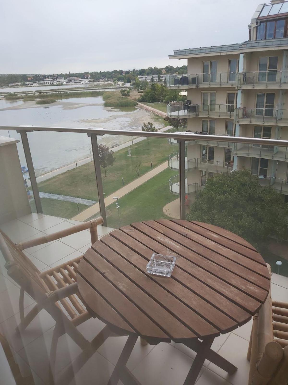 Wellness Apartments In แวแลนแซ ภายนอก รูปภาพ