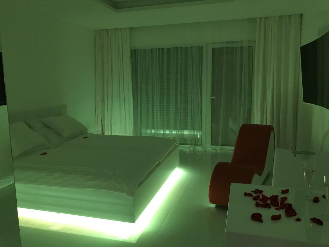 Wellness Apartments In แวแลนแซ ภายนอก รูปภาพ